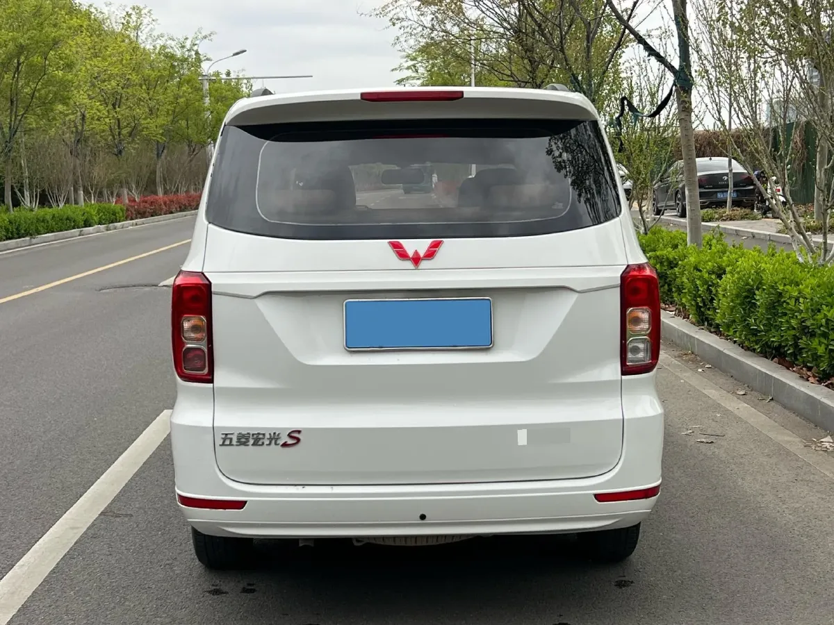 2019 WuLing HongGuang 1.5L 99HP L4 6MT,autocango,china used car exporter,china ev exporter,chinese used car exporter,chinese used ev exporter