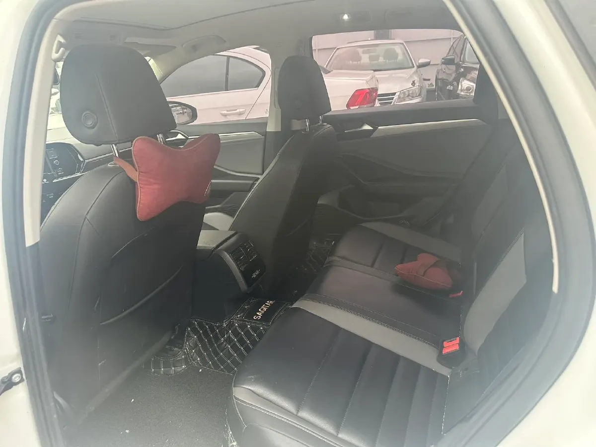 2019 Jeep Renegade 1.3T 173HP L4 7DCT,autocango,china used car exporter,china ev exporter,chinese used car exporter,chinese used ev exporter