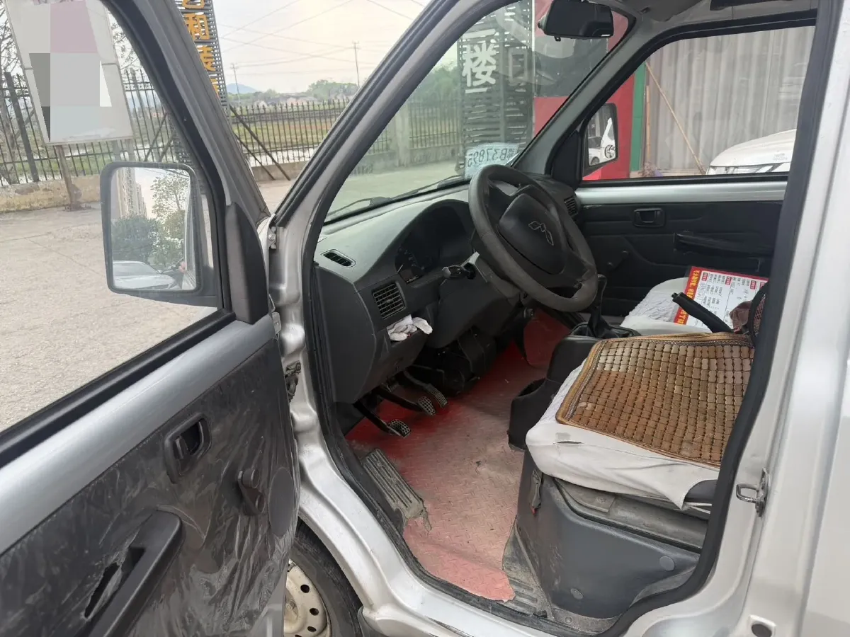 2015 WuLing RongGuang V 1.5L 112HP L4 5MT,autocango,china used car exporter,china ev exporter,chinese used car exporter,chinese used ev exporter