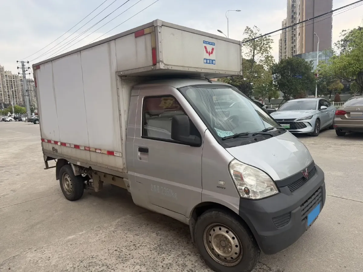 2015 WuLing RongGuang V 1.5L 112HP L4 5MT,autocango,china used car exporter,china ev exporter,chinese used car exporter,chinese used ev exporter