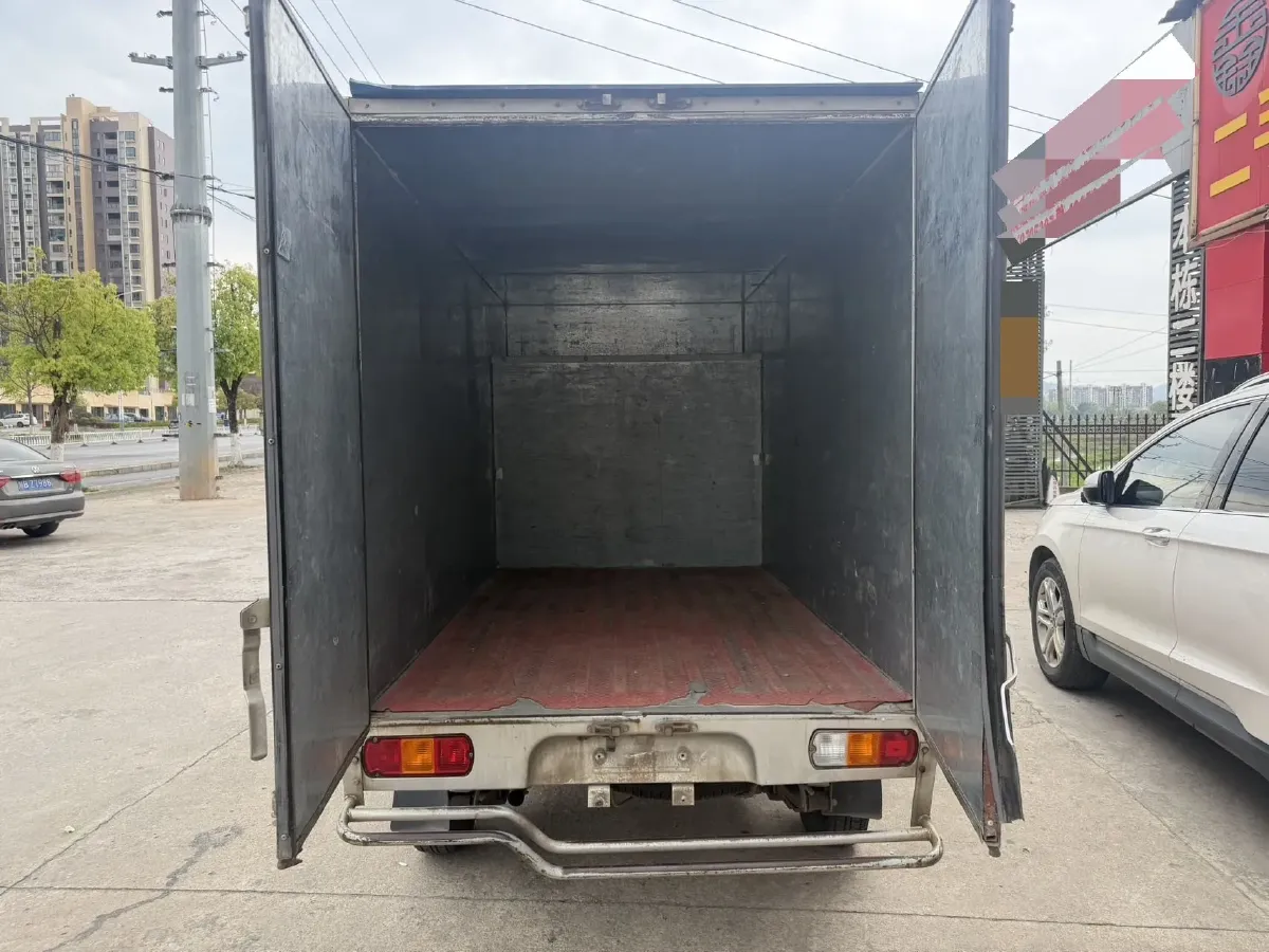 2015 WuLing RongGuang V 1.5L 112HP L4 5MT,autocango,china used car exporter,china ev exporter,chinese used car exporter,chinese used ev exporter