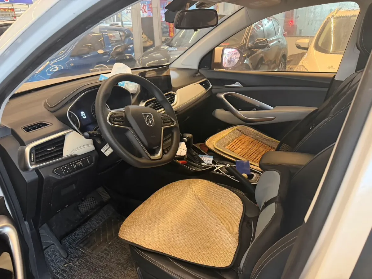 2019 BaoJun 530 1.5T 151HP L4 CVT,autocango,china used car exporter,china ev exporter,chinese used car exporter,chinese used ev exporter