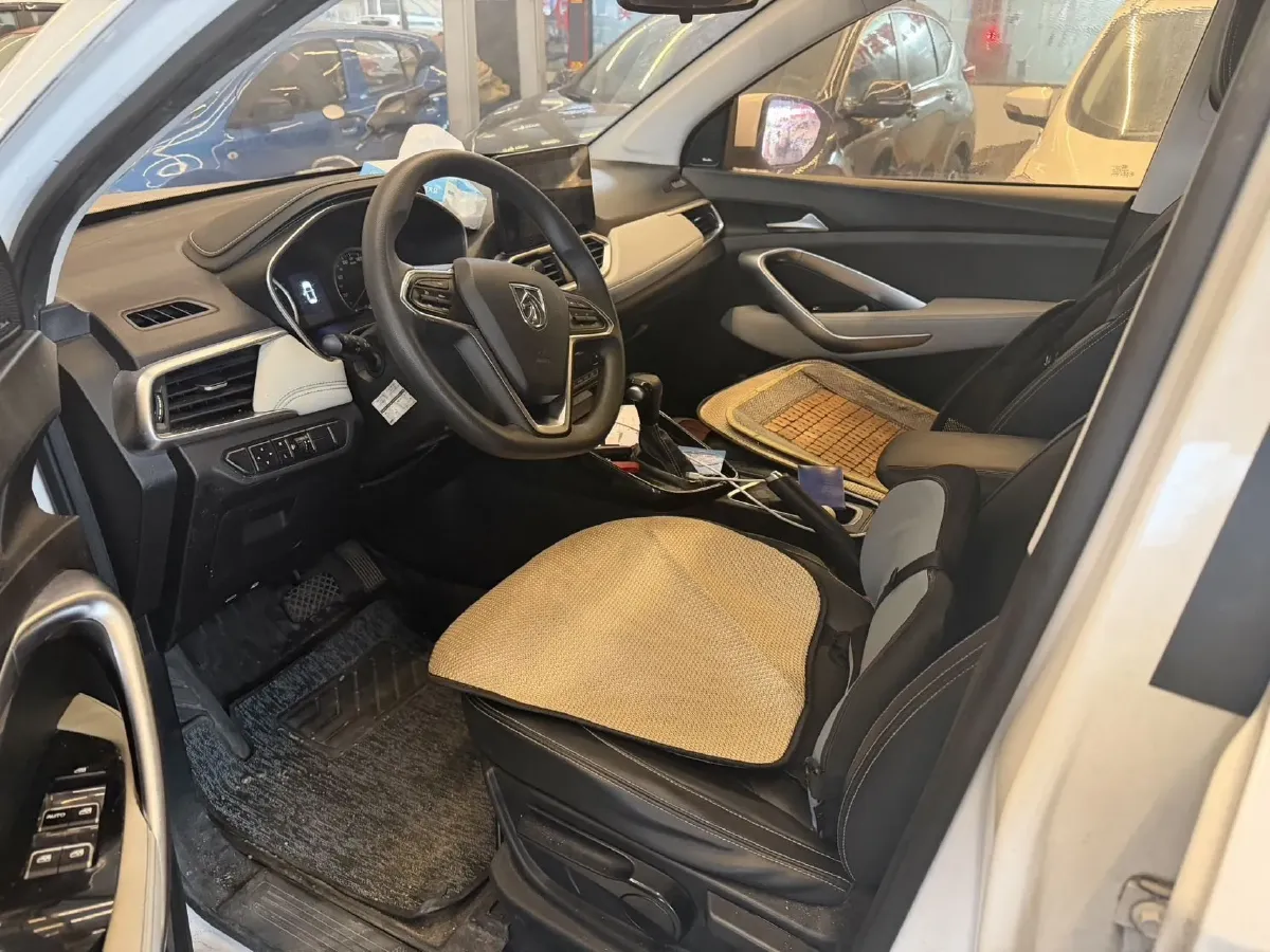 2019 BaoJun 530 1.5T 151HP L4 CVT,autocango,china used car exporter,china ev exporter,chinese used car exporter,chinese used ev exporter