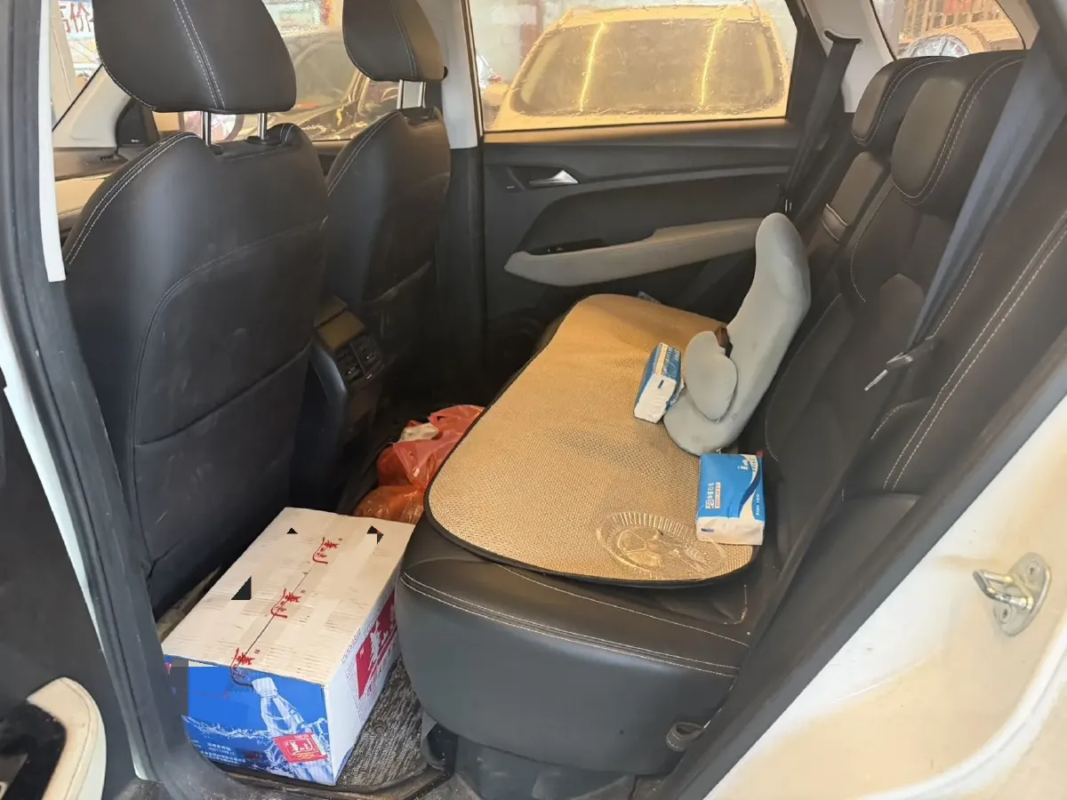 2019 BaoJun 530 1.5T 151HP L4 CVT,autocango,china used car exporter,china ev exporter,chinese used car exporter,chinese used ev exporter