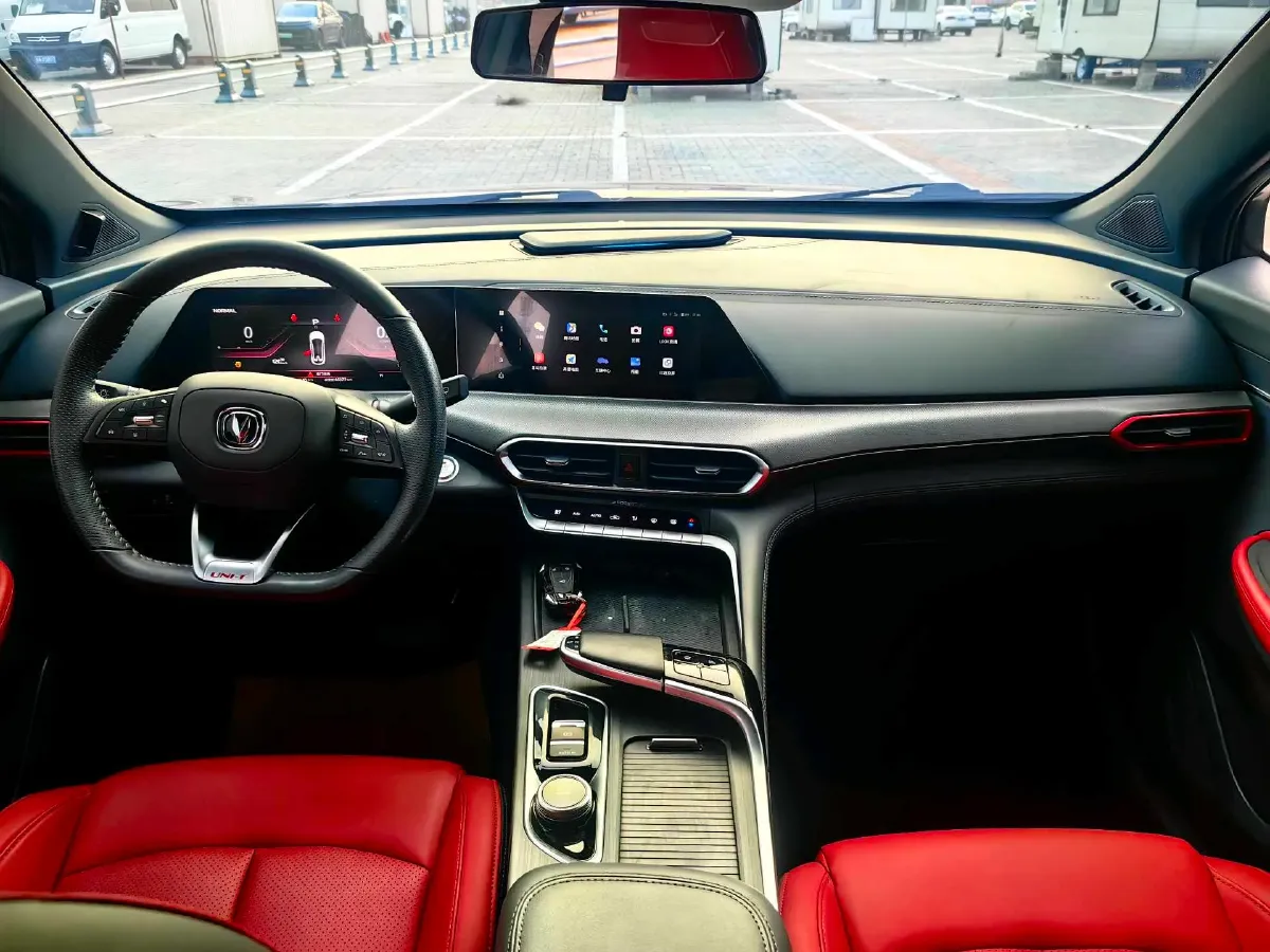 2020 ChangAn UNI-T 1.5T 180HP L4 7DCT,autocango,china used car exporter,china ev exporter,chinese used car exporter,chinese used ev exporter