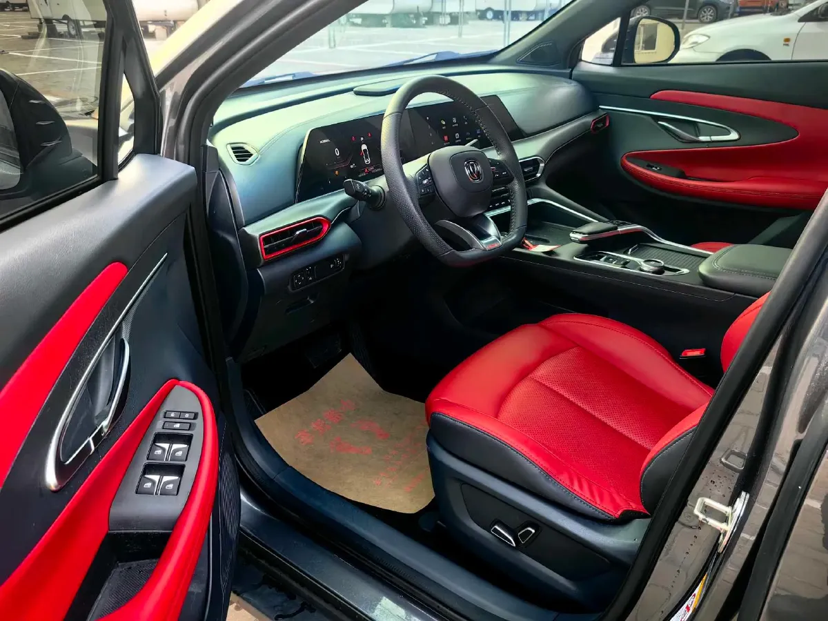 2020 ChangAn UNI-T 1.5T 180HP L4 7DCT,autocango,china used car exporter,china ev exporter,chinese used car exporter,chinese used ev exporter