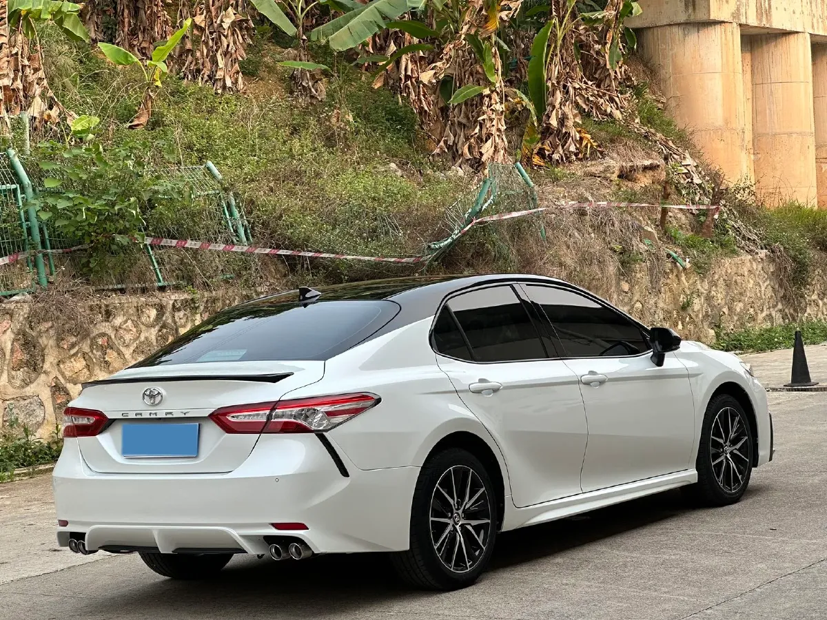 2021 Toyota Camry 2.5L 209HP L4 8AT,autocango,china used car exporter,china ev exporter,chinese used car exporter,chinese used ev exporter