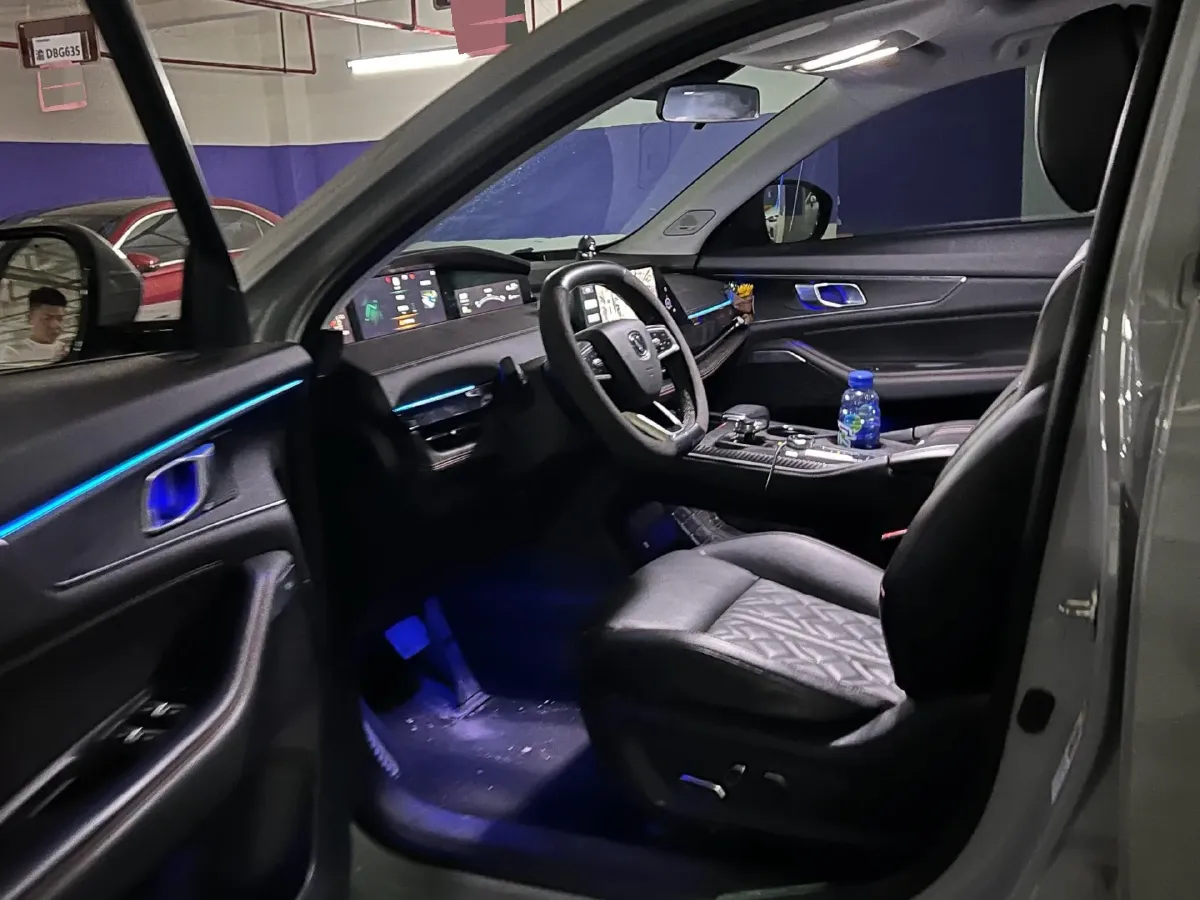 2021 ChangAn UNI-K 2.0T 233HP L4 8AT,autocango,china used car exporter,china ev exporter,chinese used car exporter,chinese used ev exporter