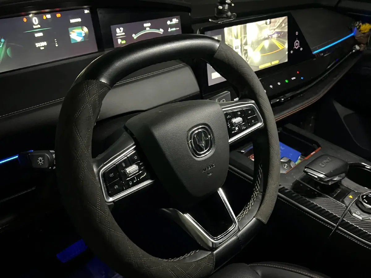 2021 ChangAn UNI-K 2.0T 233HP L4 8AT,autocango,china used car exporter,china ev exporter,chinese used car exporter,chinese used ev exporter