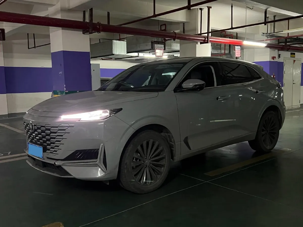 2021 ChangAn UNI-K 2.0T 233HP L4 8AT,autocango,china used car exporter,china ev exporter,chinese used car exporter,chinese used ev exporter