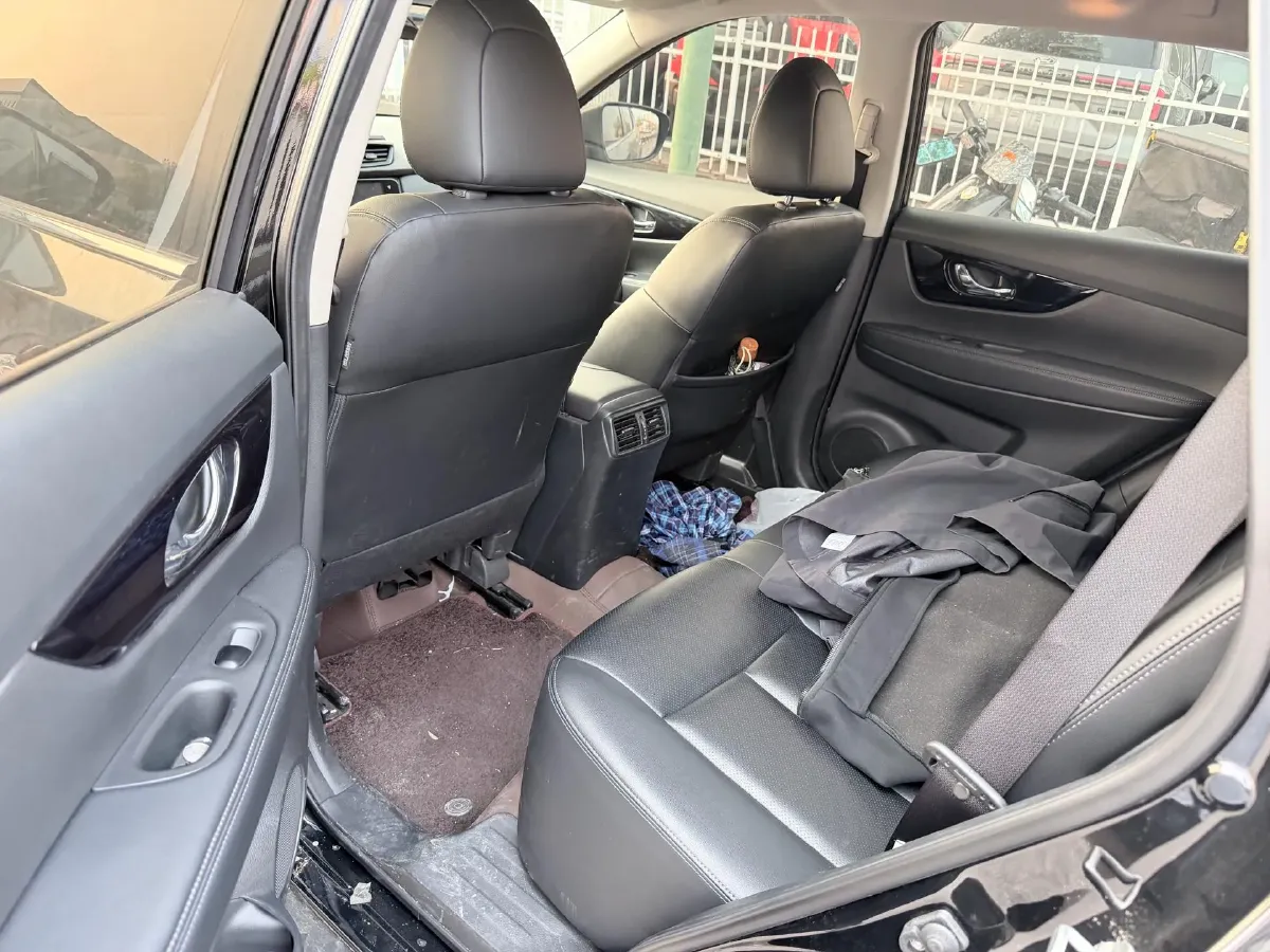 2023 Nissan X-Trail 2.0L 151HP L4 CVT,autocango,china used car exporter,china ev exporter,chinese used car exporter,chinese used ev exporter