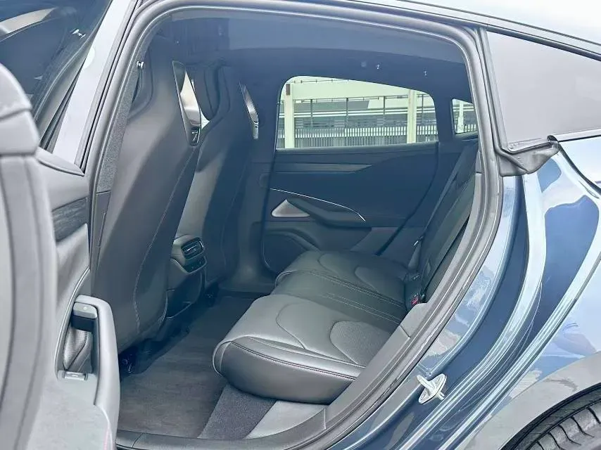 2024 MI SU7 BEV 73.6KWH,autocango,china used car exporter,china ev exporter,chinese used car exporter,chinese used ev exporter