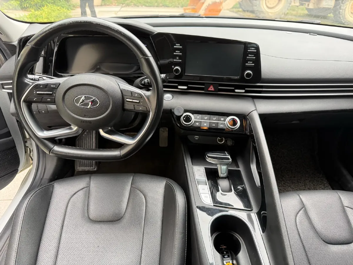 2021 Hyundai Elantra 1.5L 115HP L4 CVT,autocango,china used car exporter,china ev exporter,chinese used car exporter,chinese used ev exporter