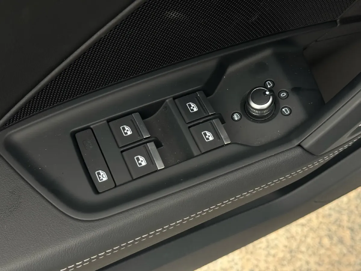 2025 Audi A3 1.5T 160HP L4 7DCT,autocango,china used car exporter,china ev exporter,chinese used car exporter,chinese used ev exporter