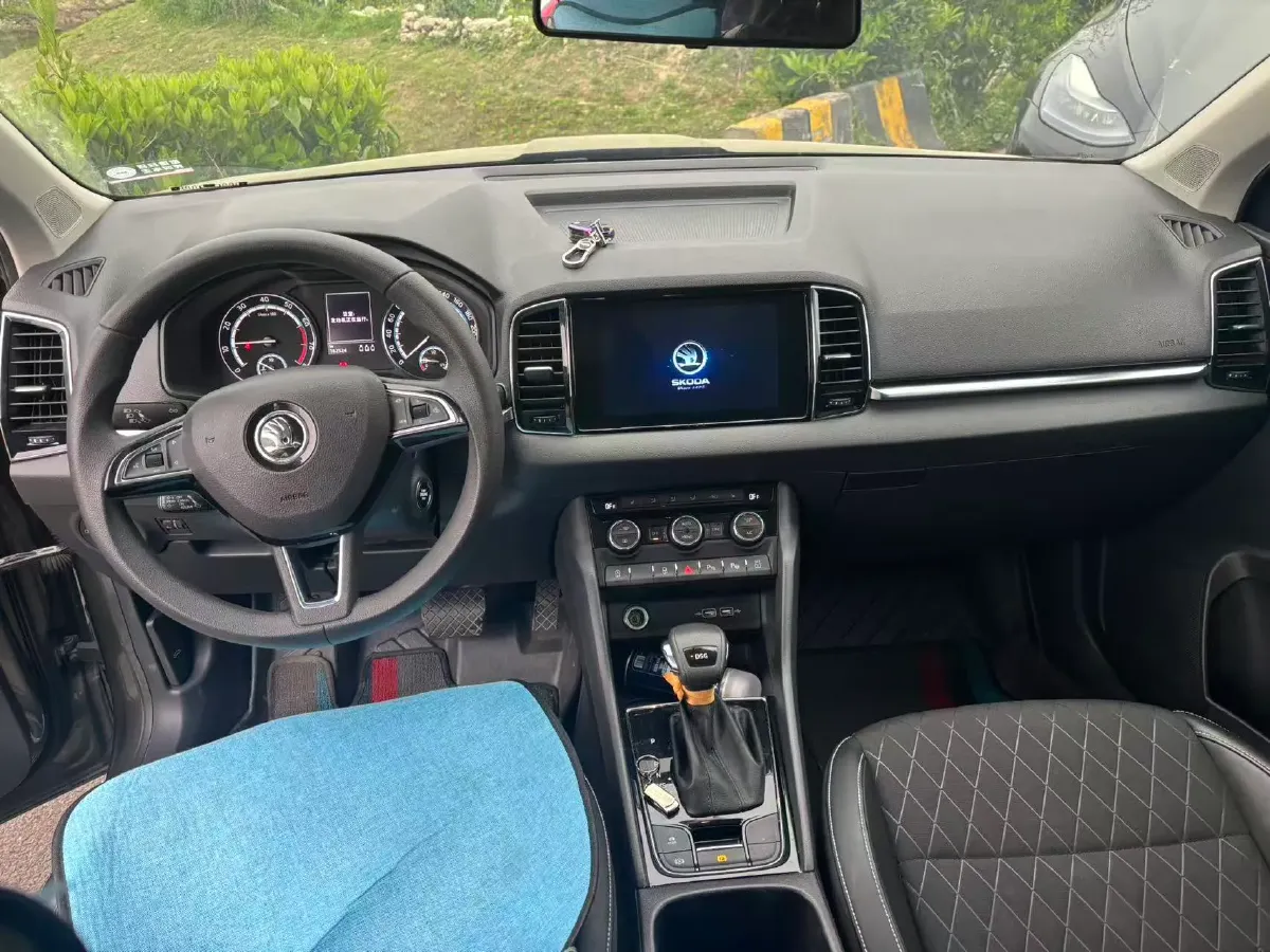 2020 Skoda Karoq 1.4T 150HP L4 7DCT,autocango,china used car exporter,china ev exporter,chinese used car exporter,chinese used ev exporter