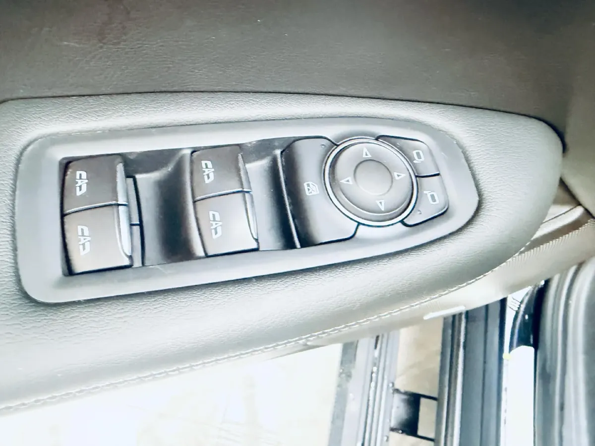 2022 Cadillac XT6 2.0T 237HP L4 9AT,autocango,china used car exporter,china ev exporter,chinese used car exporter,chinese used ev exporter