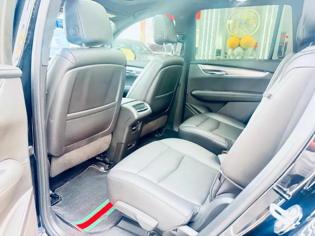 2022 Cadillac XT6 2.0T 237HP L4 9AT,autocango,china used car exporter,china ev exporter,chinese used car exporter,chinese used ev exporter