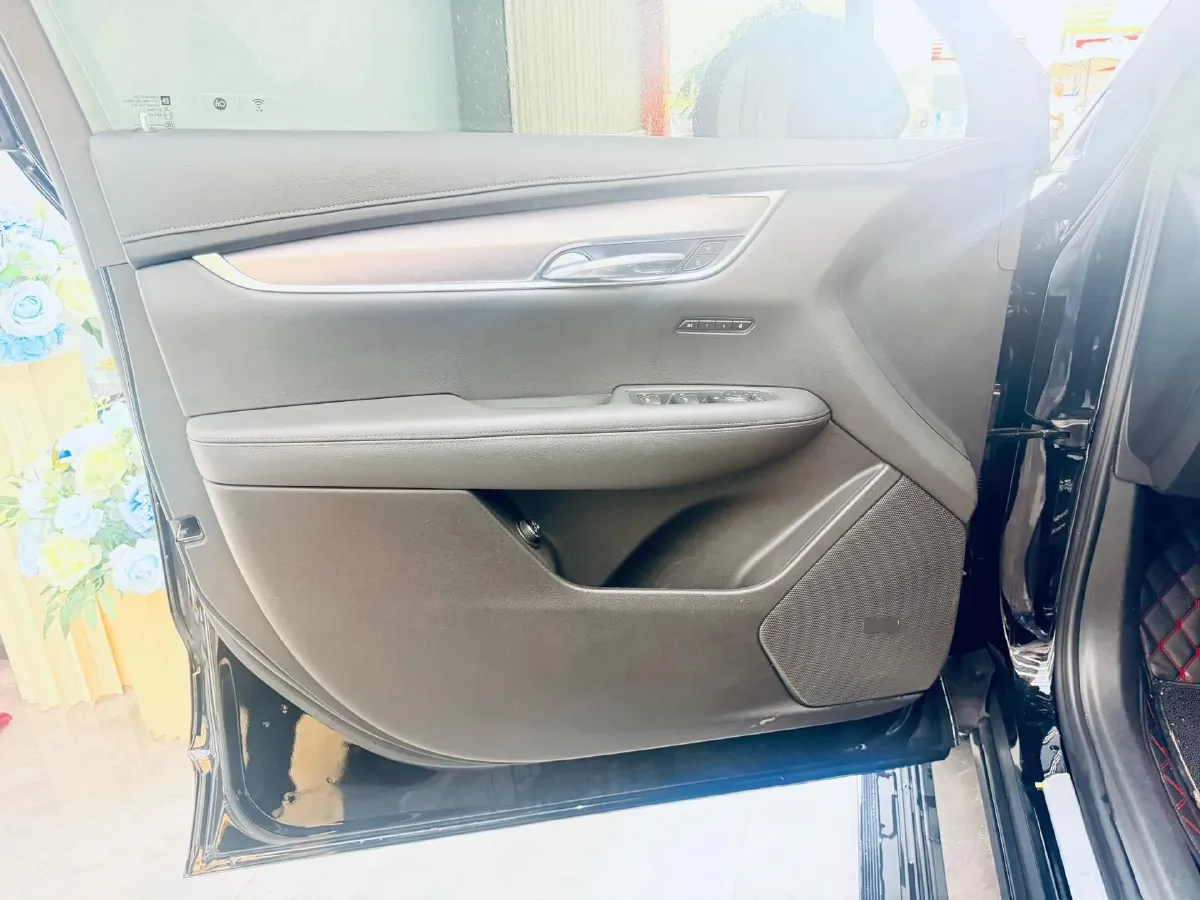 2022 Cadillac XT6 2.0T 237HP L4 9AT,autocango,china used car exporter,china ev exporter,chinese used car exporter,chinese used ev exporter