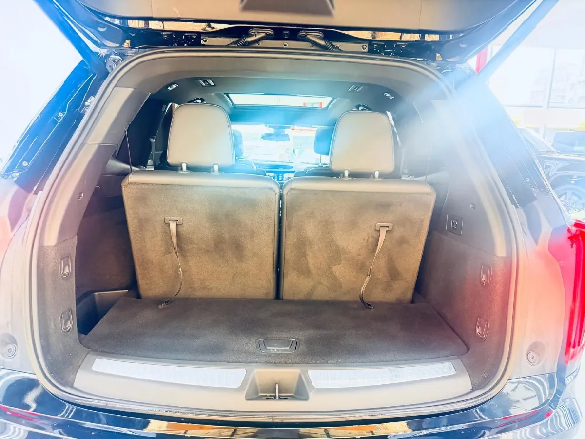 2022 Cadillac XT6 2.0T 237HP L4 9AT,autocango,china used car exporter,china ev exporter,chinese used car exporter,chinese used ev exporter