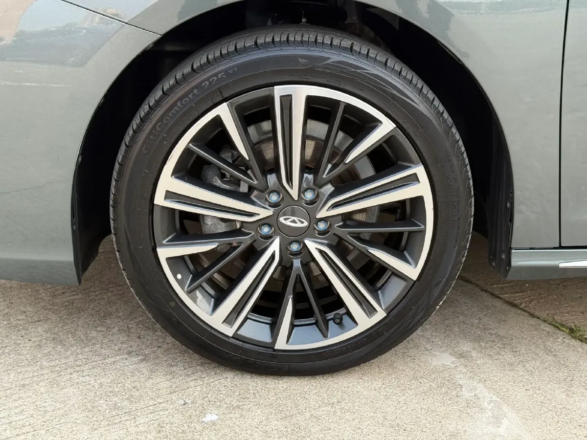 2025 Chery Arrizo 8 Pro 1.6T 197HP L4 7DCT,autocango,china used car exporter,china ev exporter,chinese used car exporter,chinese used ev exporter