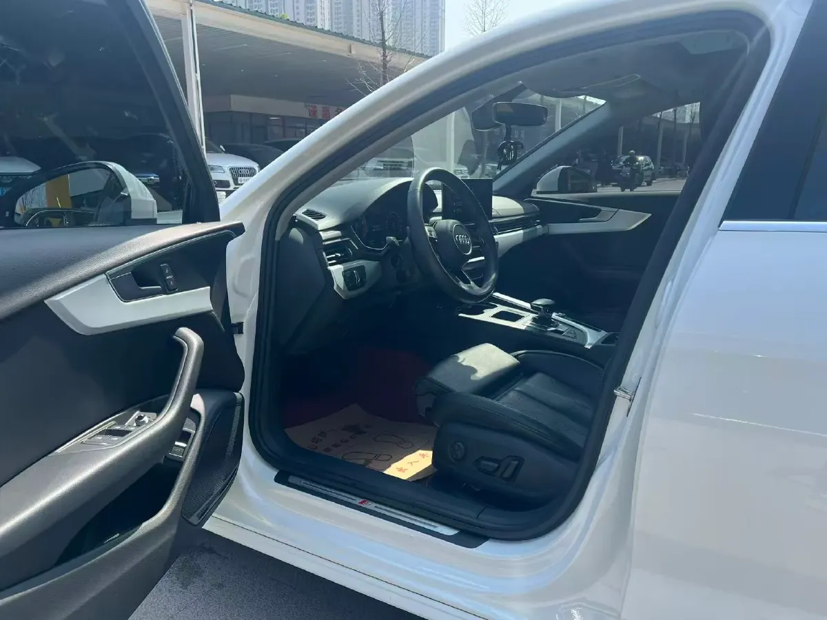 2020 Audi A4L 2.0T 190HP L4 7DCT,autocango,china used car exporter,china ev exporter,chinese used car exporter,chinese used ev exporter