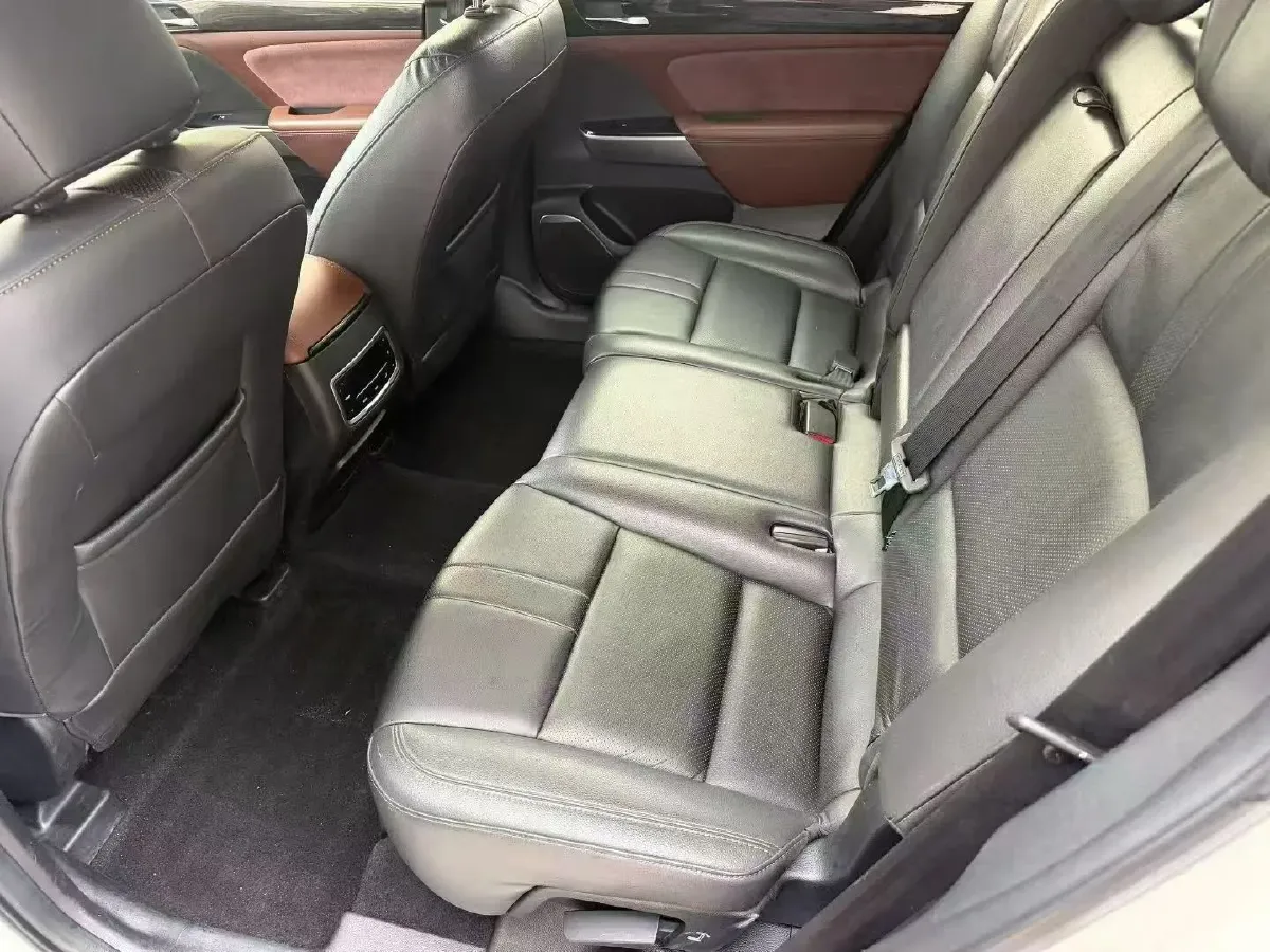 2017 GAC Trumpchi GS8 2.0T 201HP L4 6AT,autocango,china used car exporter,china ev exporter,chinese used car exporter,chinese used ev exporter