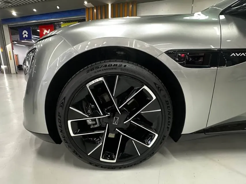 2025 Avatr 12 1.5T 156HP L4 REEV,autocango,china used car exporter,china ev exporter,chinese used car exporter,chinese used ev exporter