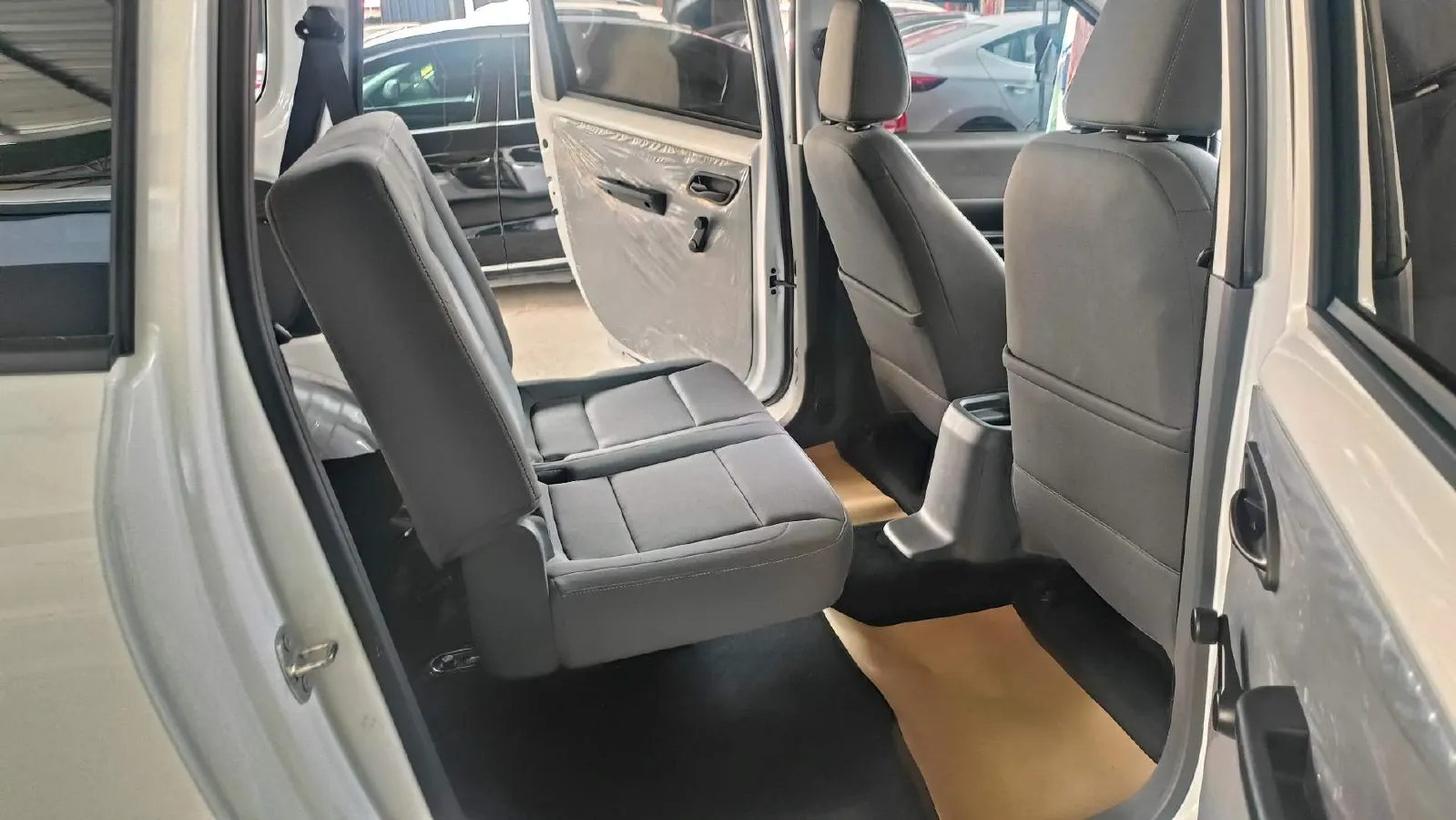 2024 WuLing HongGuang New Energy BEV 32.6KWH,autocango,china used car exporter,china ev exporter,chinese used car exporter,chinese used ev exporter