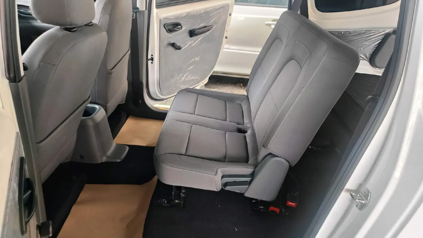 2024 WuLing HongGuang New Energy BEV 32.6KWH,autocango,china used car exporter,china ev exporter,chinese used car exporter,chinese used ev exporter