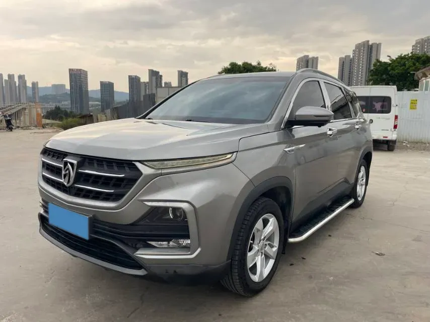 2018 BaoJun 530 1.5T 150HP L4 6MT,autocango,china used car exporter,china ev exporter,chinese used car exporter,chinese used ev exporter
