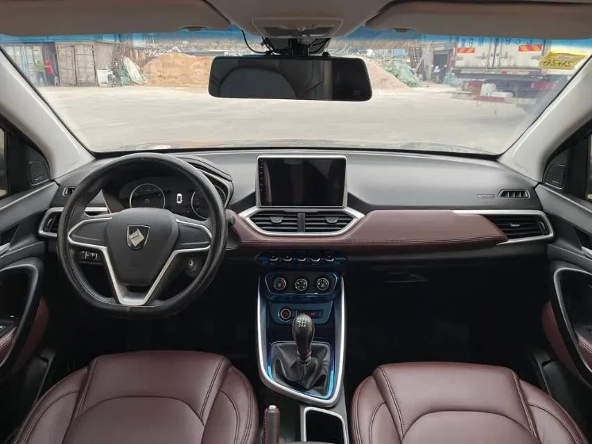 2018 BaoJun 530 1.5T 150HP L4 6MT,autocango,china used car exporter,china ev exporter,chinese used car exporter,chinese used ev exporter