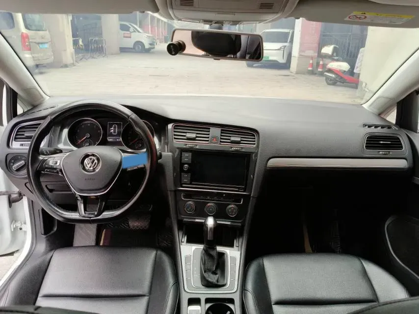 2019 Ford Focus 1.5T 184HP L3 8AT,autocango,china used car exporter,china ev exporter,chinese used car exporter,chinese used ev exporter