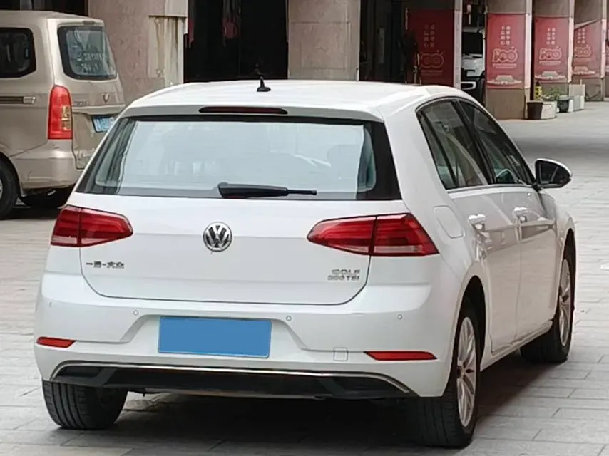 2019 Ford Focus 1.5T 184HP L3 8AT,autocango,china used car exporter,china ev exporter,chinese used car exporter,chinese used ev exporter