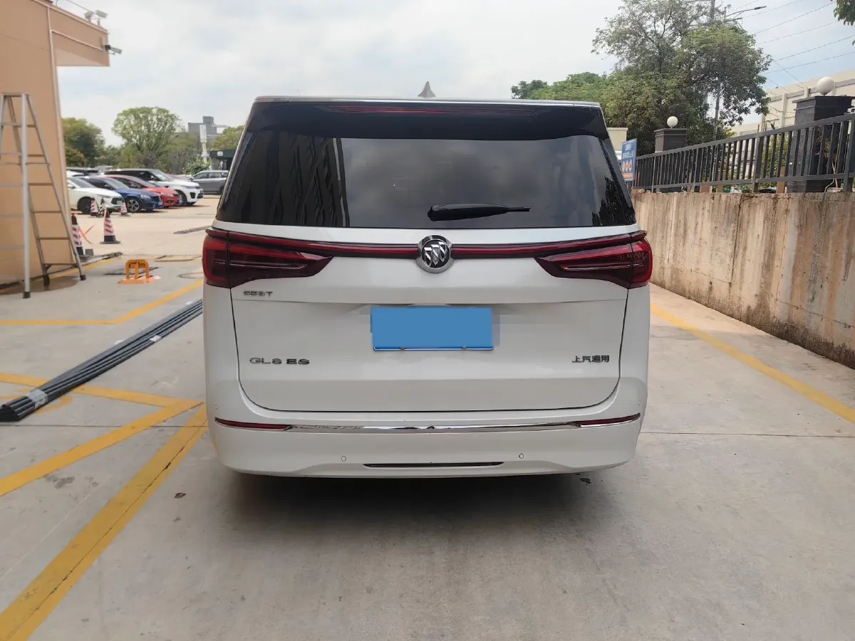 2022 Buick GL8 2.0T 237HP L4 9AT,autocango,china used car exporter,china ev exporter,chinese used car exporter,chinese used ev exporter