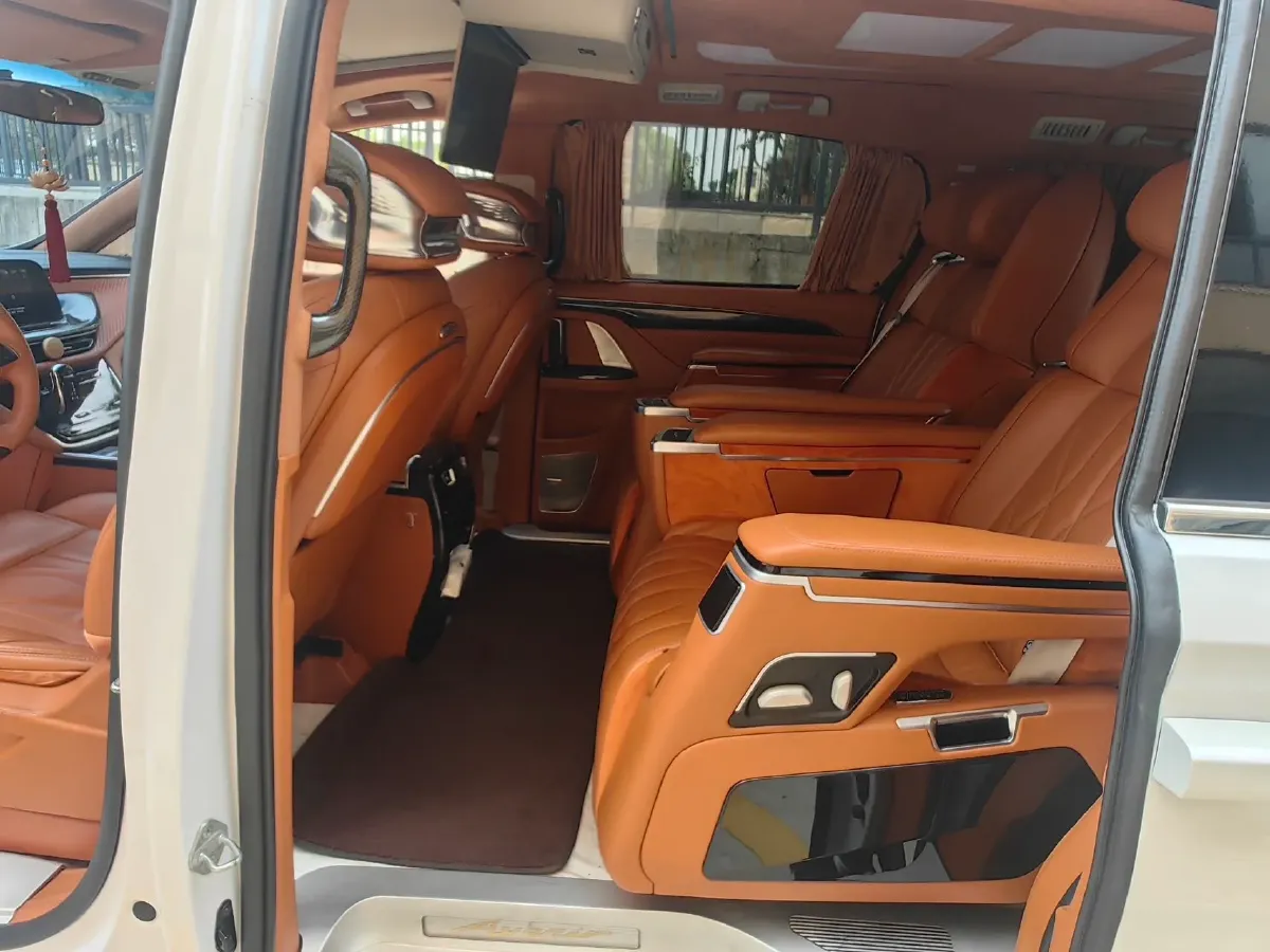 2022 Buick GL8 2.0T 237HP L4 9AT,autocango,china used car exporter,china ev exporter,chinese used car exporter,chinese used ev exporter