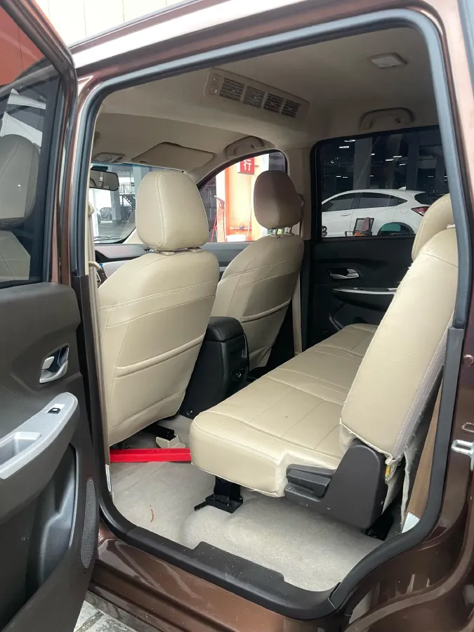 2021 Yema SiPaiKa 1.5L 109HP L4 5MT,autocango,china used car exporter,china ev exporter,chinese used car exporter,chinese used ev exporter