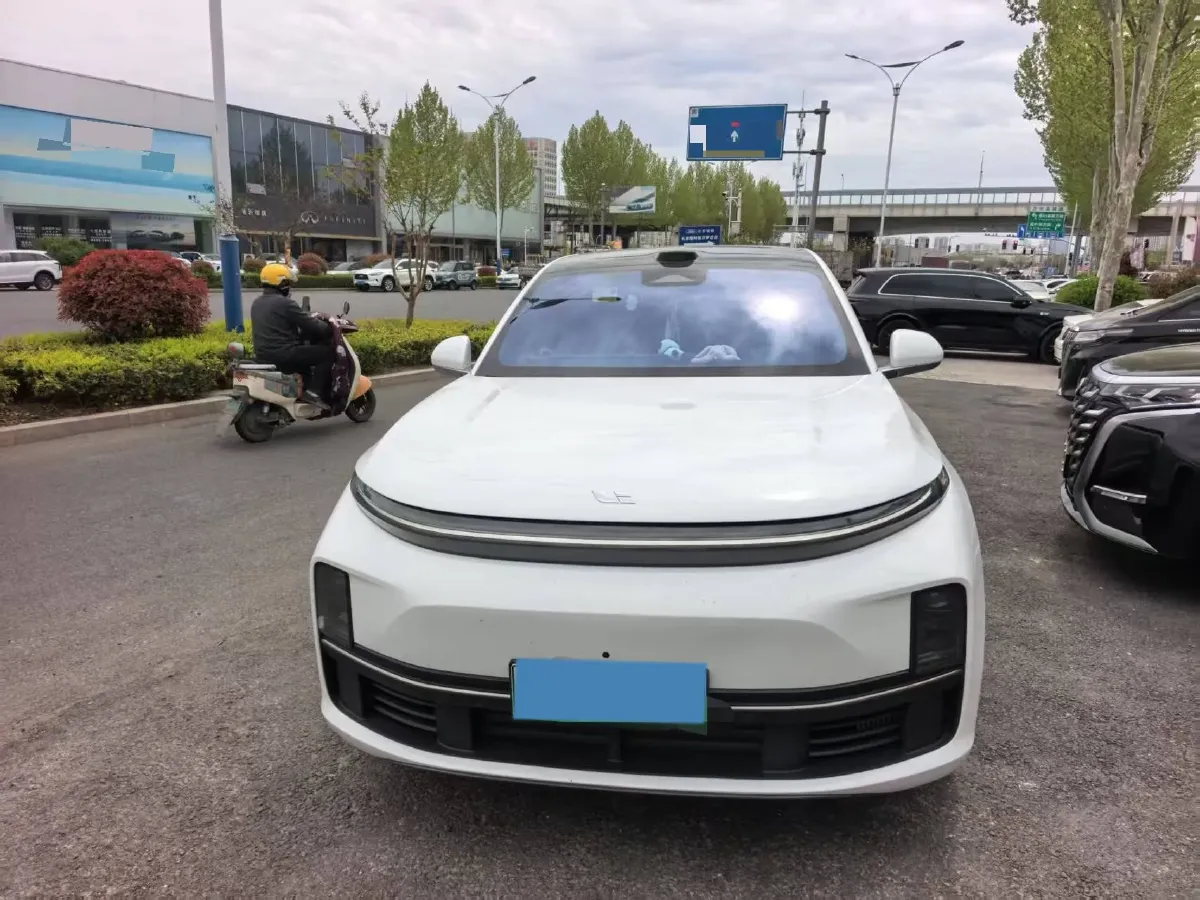 2025 Li L7 Range Extended 154HP REEV,autocango,china used car exporter,china ev exporter,chinese used car exporter,chinese used ev exporter