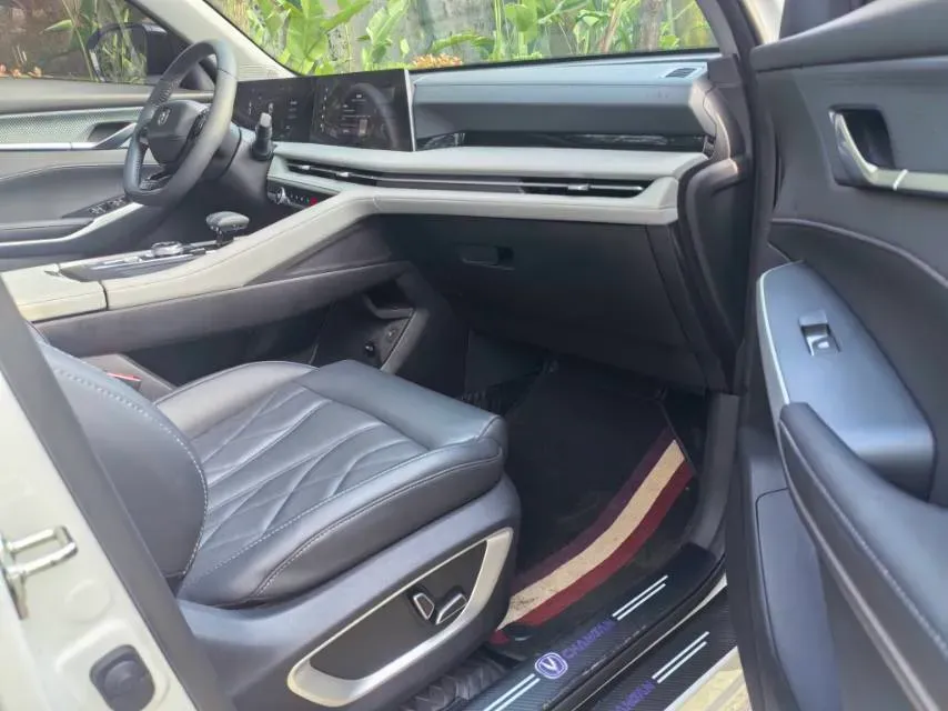 2024 ChangAn CS75 Plus 1.5T 188HP L4 8AT,autocango,china used car exporter,china ev exporter,chinese used car exporter,chinese used ev exporter