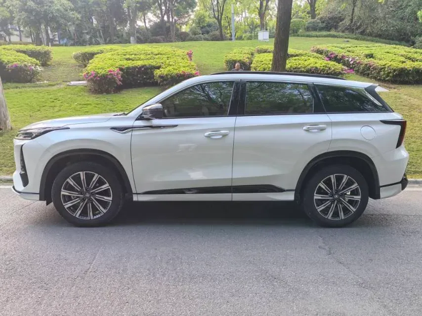 2024 ChangAn CS75 Plus 1.5T 188HP L4 8AT,autocango,china used car exporter,china ev exporter,chinese used car exporter,chinese used ev exporter