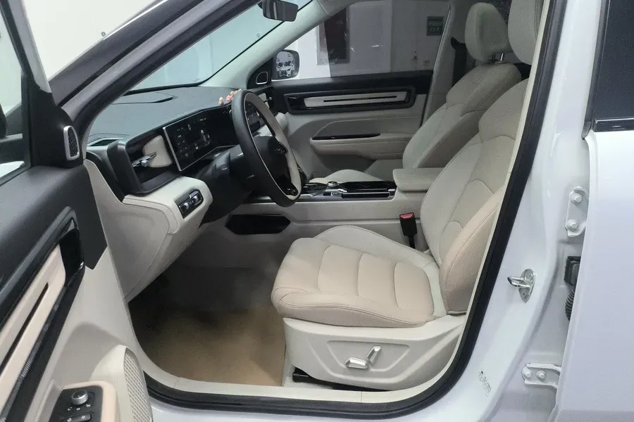 2023 Geely ICON 1.5T 181HP L4 7DCT,autocango,china used car exporter,china ev exporter,chinese used car exporter,chinese used ev exporter