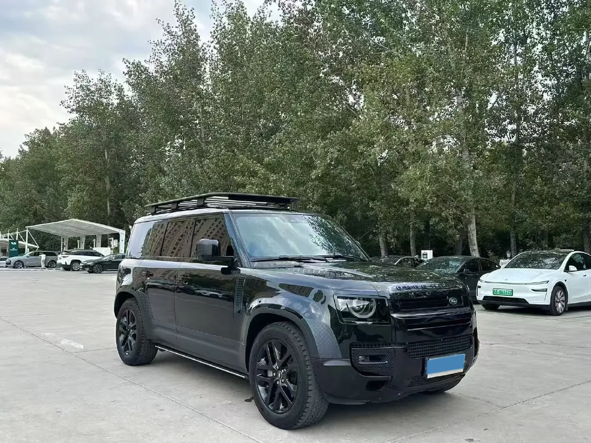 2022 Land Rover Defender 3.0T 400HP L6 8AT,autocango,china used car exporter,china ev exporter,chinese used car exporter,chinese used ev exporter
