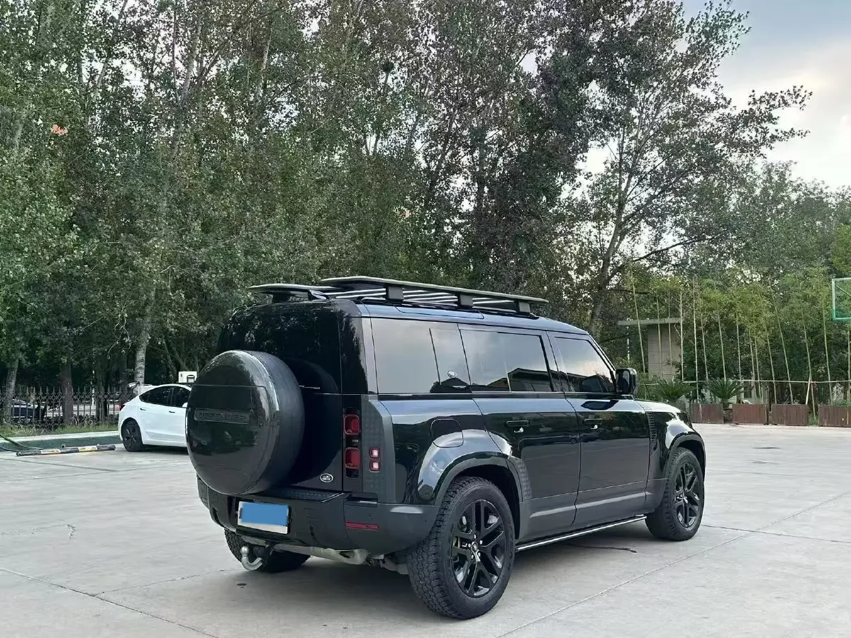 2022 Land Rover Defender 3.0T 400HP L6 8AT,autocango,china used car exporter,china ev exporter,chinese used car exporter,chinese used ev exporter