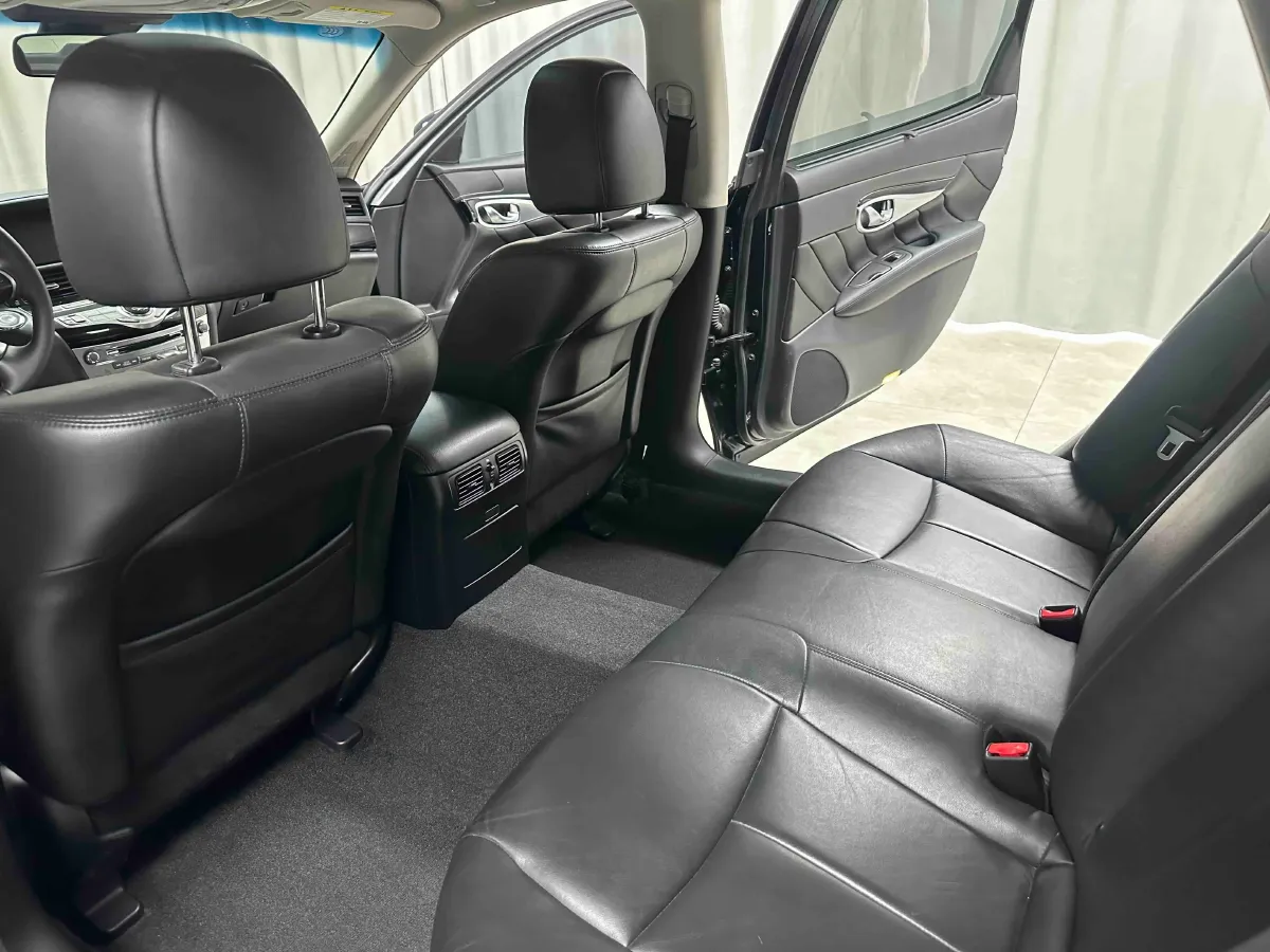 2019 Alfa Romeo Giulia 2.0T 280HP L4 8AT,autocango,china used car exporter,china ev exporter,chinese used car exporter,chinese used ev exporter