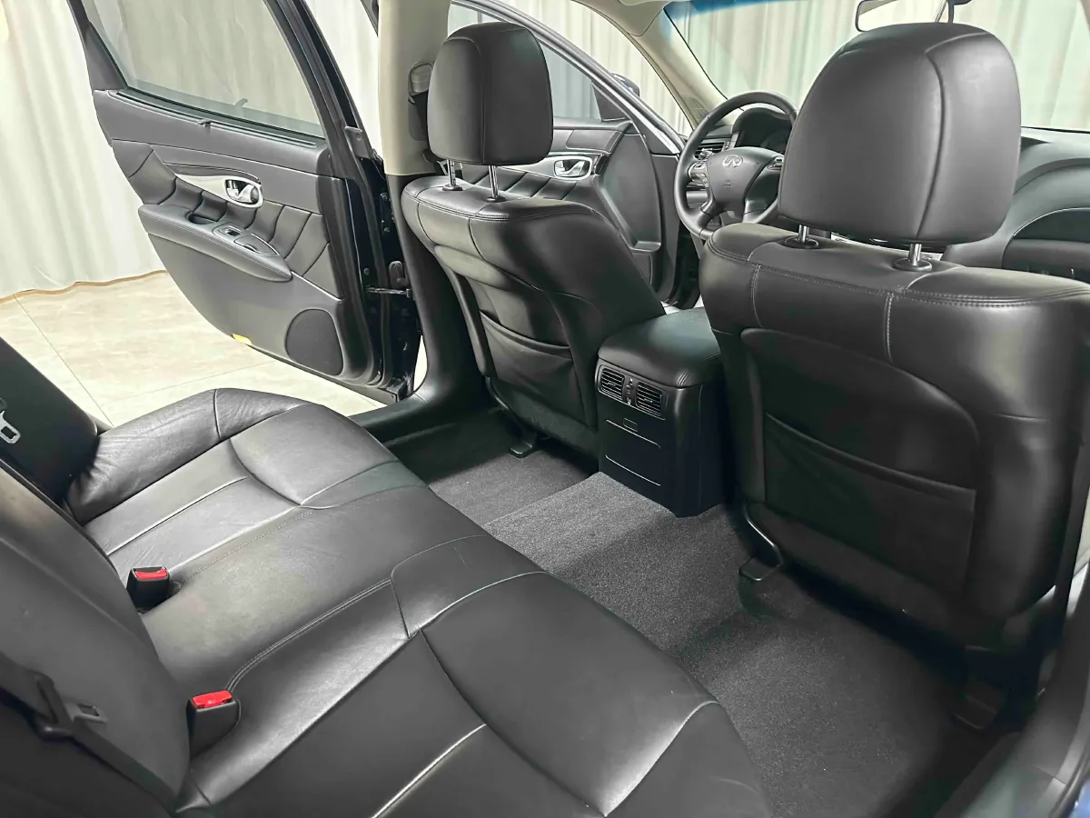 2019 Alfa Romeo Giulia 2.0T 280HP L4 8AT,autocango,china used car exporter,china ev exporter,chinese used car exporter,chinese used ev exporter