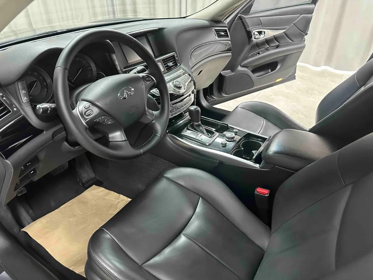 2019 Alfa Romeo Giulia 2.0T 280HP L4 8AT,autocango,china used car exporter,china ev exporter,chinese used car exporter,chinese used ev exporter