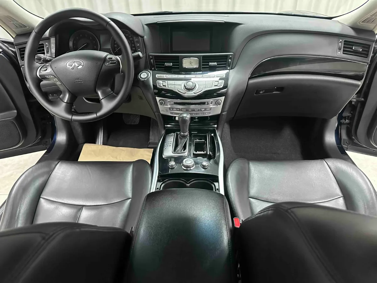 2019 Alfa Romeo Giulia 2.0T 280HP L4 8AT,autocango,china used car exporter,china ev exporter,chinese used car exporter,chinese used ev exporter