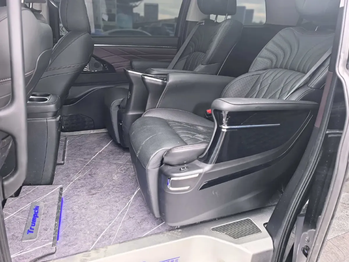 2024 GAC Trumpchi M8 2.0T 252HP L4 8AT,autocango,china used car exporter,china ev exporter,chinese used car exporter,chinese used ev exporter