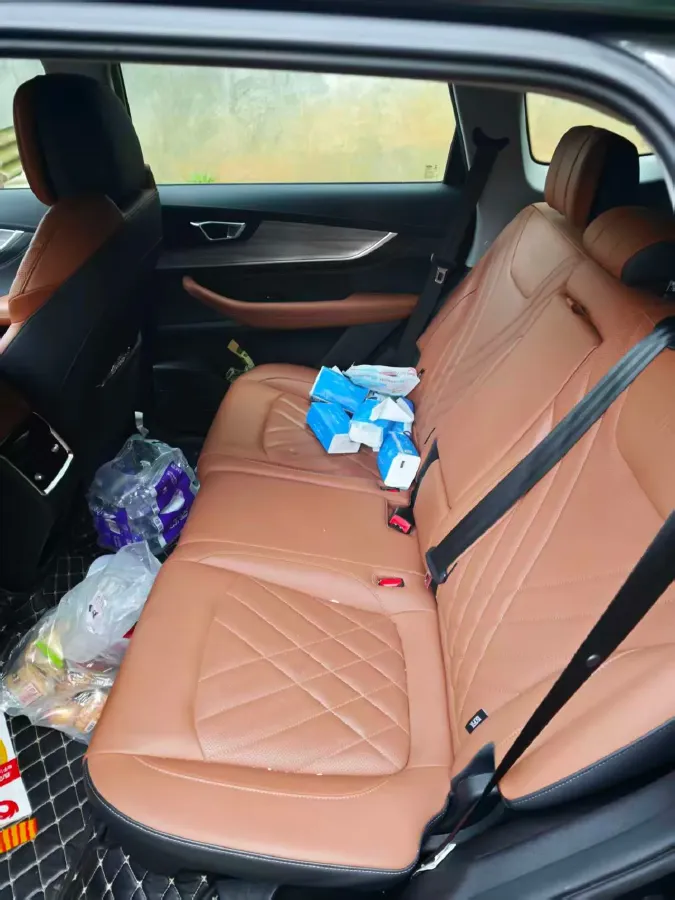 2021 Chery Tiggo 8 Plus 1.6T 197HP L4 7DCT,autocango,china used car exporter,china ev exporter,chinese used car exporter,chinese used ev exporter