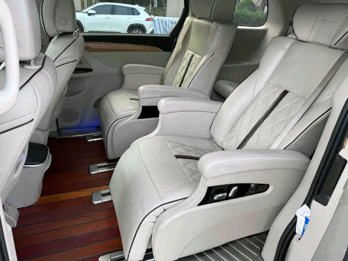 2018 Buick GL8 2.0T 260HP L4 6AT,autocango,china used car exporter,china ev exporter,chinese used car exporter,chinese used ev exporter