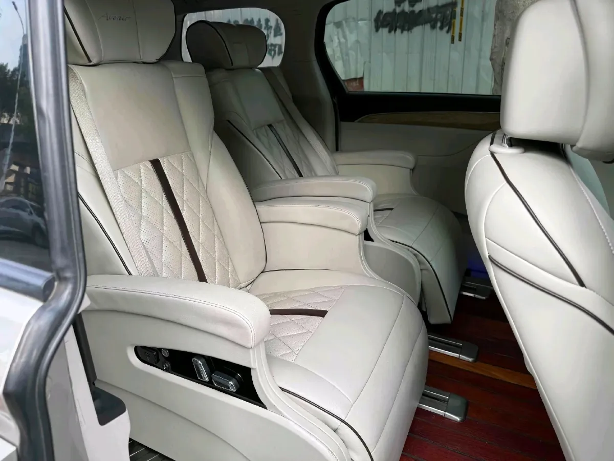 2018 Buick GL8 2.0T 260HP L4 6AT,autocango,china used car exporter,china ev exporter,chinese used car exporter,chinese used ev exporter